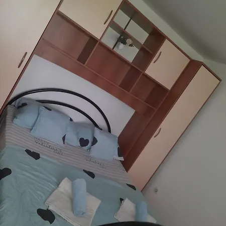 Leon Apartment *